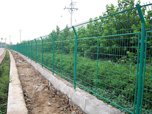 公路护栏图片3