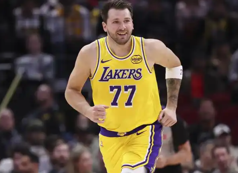 东契奇今夏休战国家队,专心养伤备战新赛季